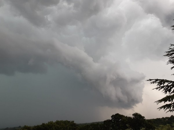 Nube a mensola 2 temporale 4 Luglio.jpeg