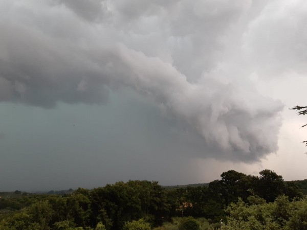 Nube a mensola temporale 4 Luglio.jpeg